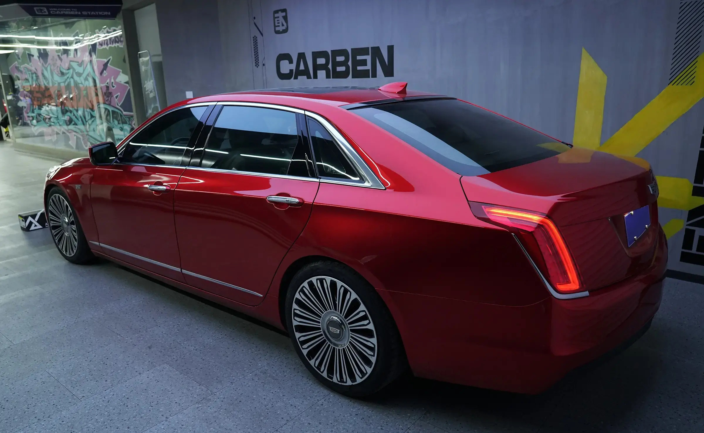 Glossy Red color-changing Vinyl Car Wrap